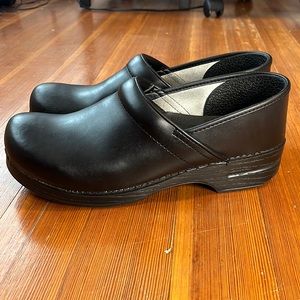 Professional Black Clogs: Size 45 EU/11.5-12 M great condition